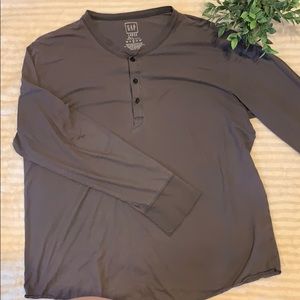 Men’s Gap Shirt